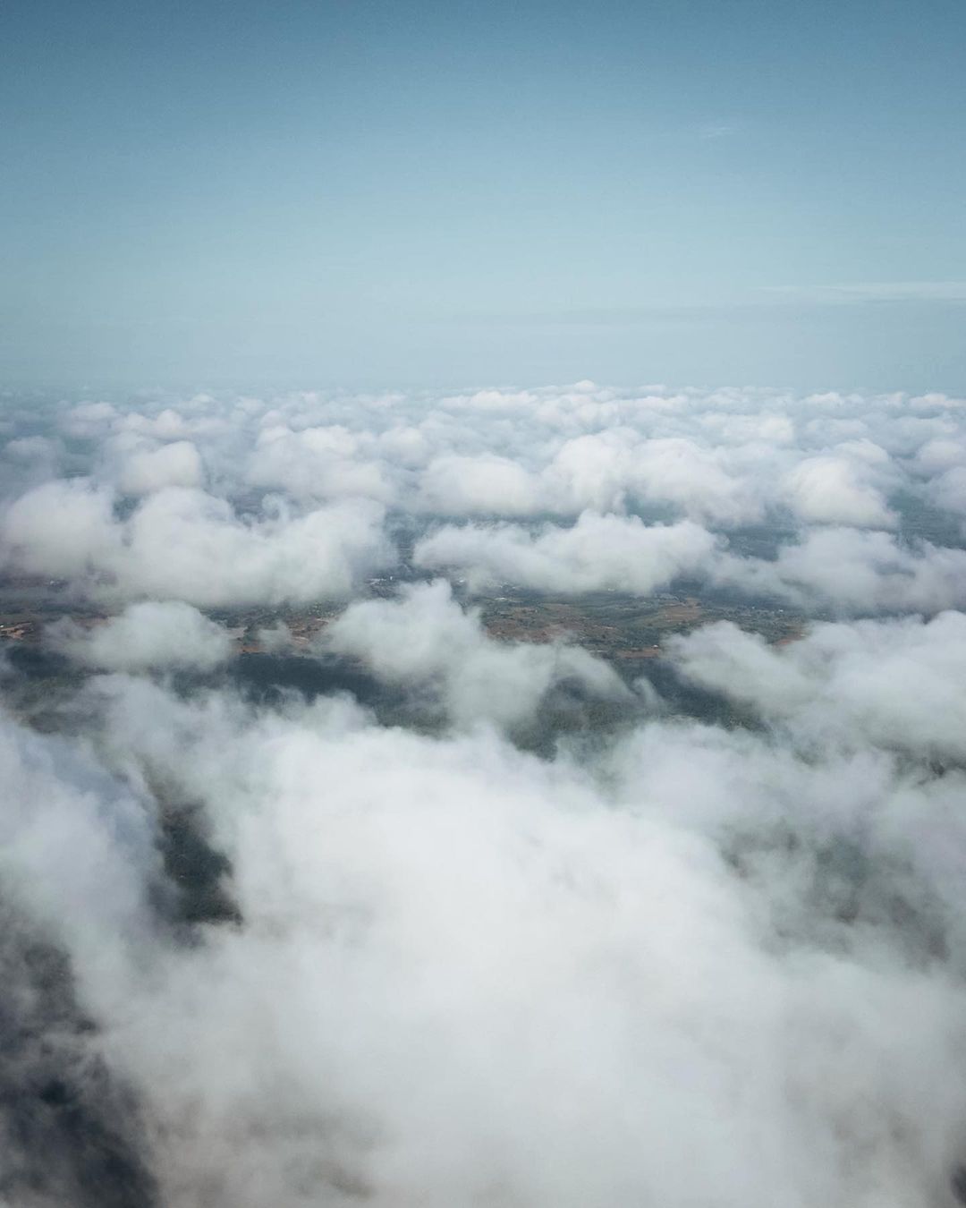 Panoramic view from Skandagiri, a popular trekking destination near Bangalore, featuring rugged hills, scenic landscapes, and a historic hilltop fortress.